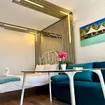 Апартамент Vip Vision Lux *